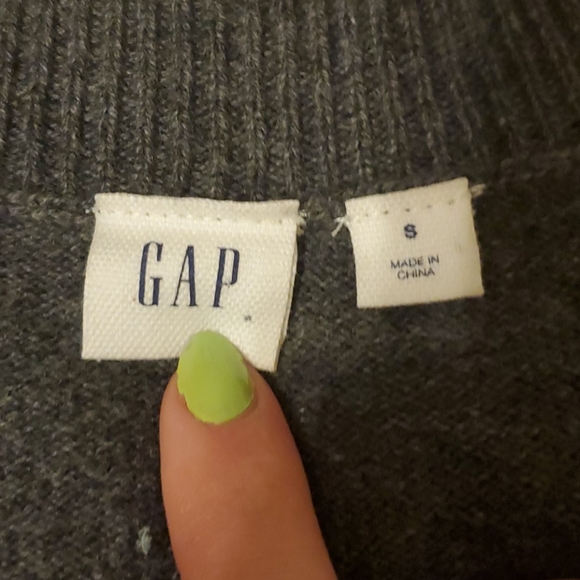 Gap Grey V-Neck Sweater - Picture 2 of 3